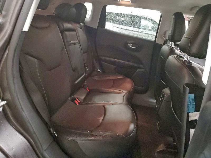 3C4NJDBB9KT847887 - 2019 JEEP COMPASS LATITUDE Gris foto 11