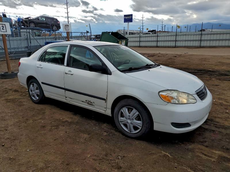 1NXBR32EX5Z411572 - 2005 TOYOTA COROLLA CE WHITE photo 4