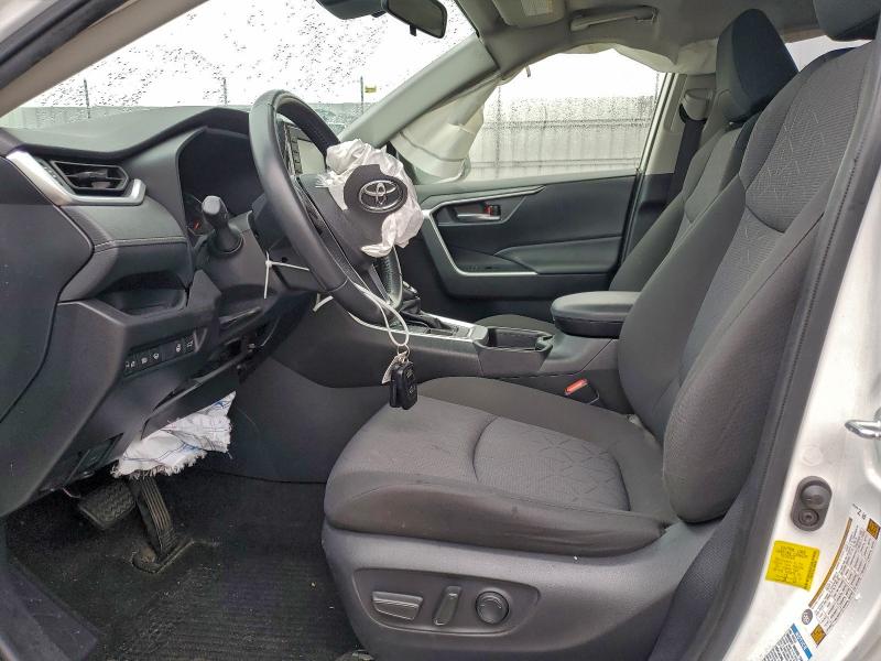 JTMP1RFV8LD060348 - 2020 TOYOTA RAV4 XLE WHITE photo 7