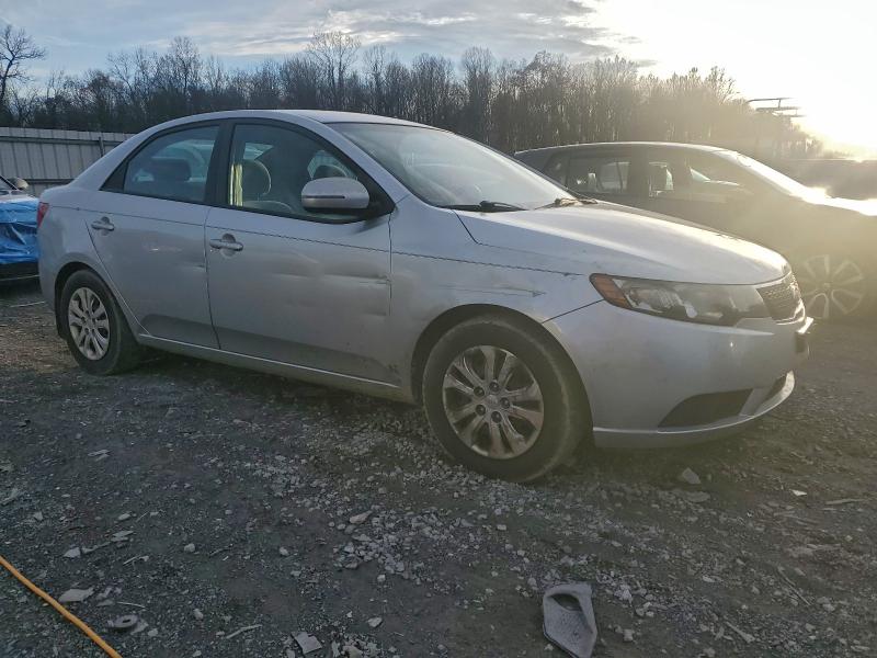 KNAFU4A26C5596984 - 2012 KIA FORTE EX GRAY photo 4