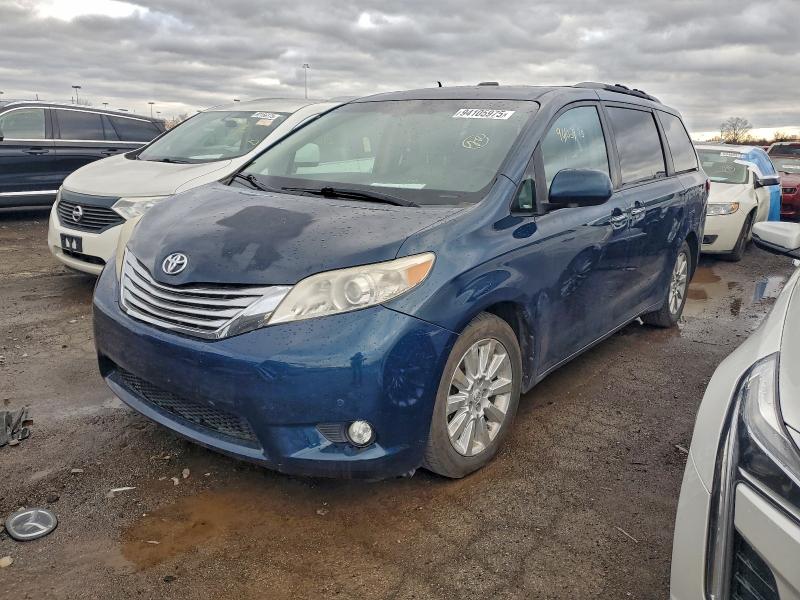 2011 TOYOTA SIENNA XLE, 