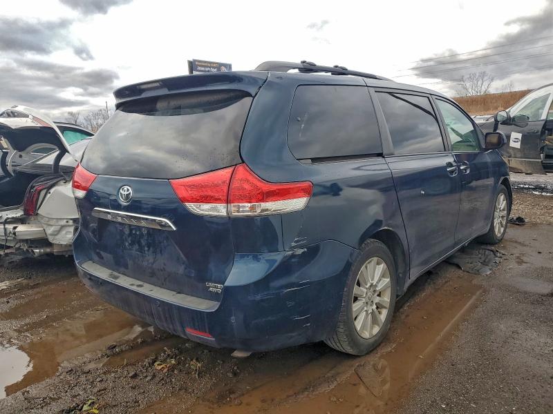 5TDDK3DC8BS016951 - 2011 TOYOTA SIENNA XLE ლურჯი ფოტო 3