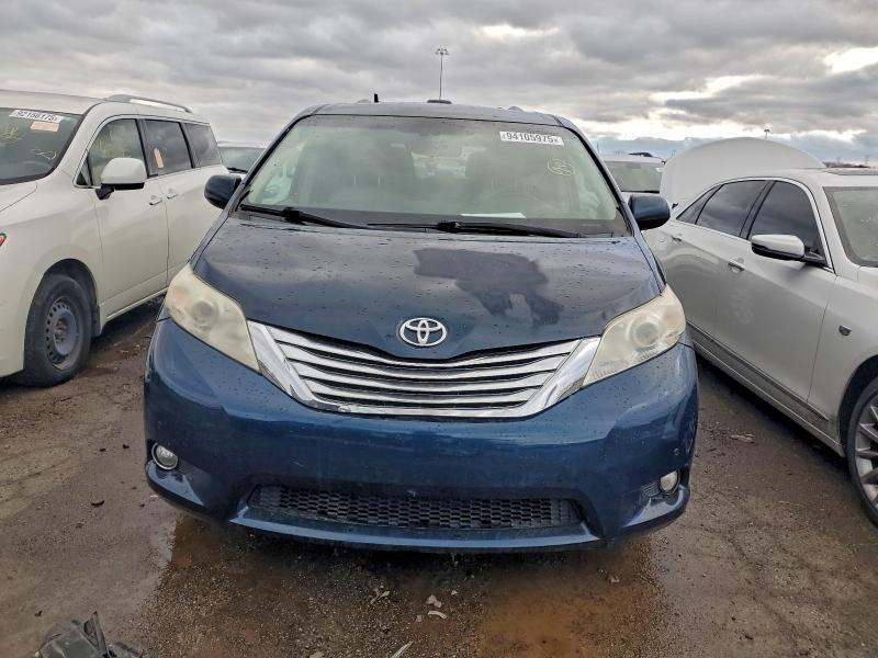 5TDDK3DC8BS016951 - 2011 TOYOTA SIENNA XLE ლურჯი ფოტო 5