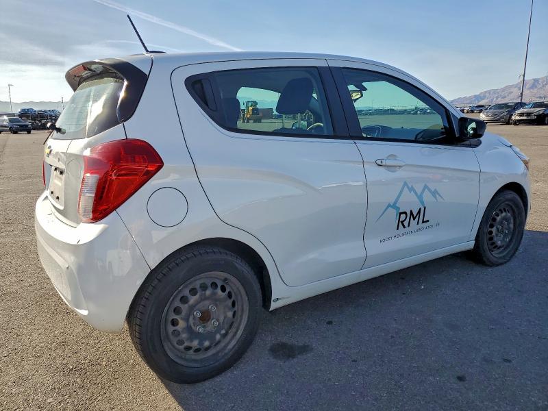 KL8CB6SA8JC474271 - 2018 CHEVROLET SPARK LS Biały zdjęcie 3