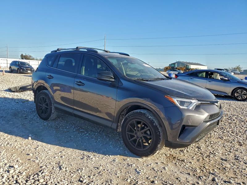 JTMZFREV2HJ700915 - 2017 TOYOTA RAV4 LE GRAY photo 4