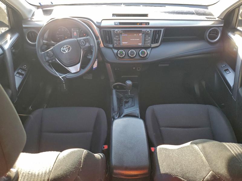 JTMZFREV2HJ700915 - 2017 TOYOTA RAV4 LE GRAY photo 8