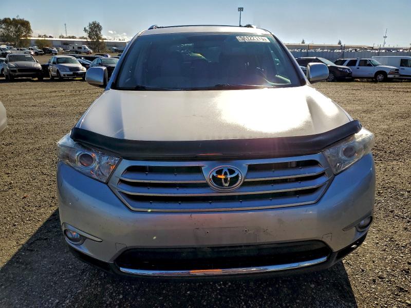 5TDZK3EH7CS082439 - 2012 TOYOTA HIGHLANDER BASE Արծաթագույն լուսանկար 5