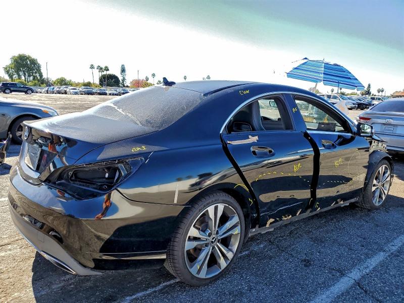 WDDSJ4EB8JN610083 - 2018 MERCEDES-BENZ CLA 250 Қара фото 3