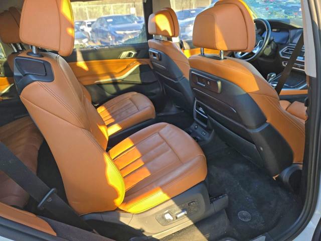 5UXCW2C57KL086101 - 2019 BMW X7 XDRIVE40I WHITE photo 10