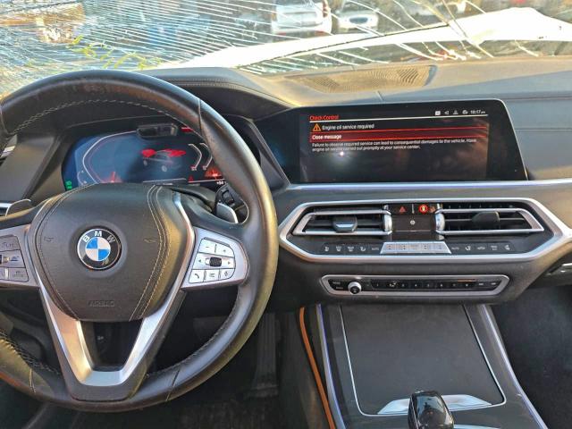 5UXCW2C57KL086101 - 2019 BMW X7 XDRIVE40I WHITE photo 11