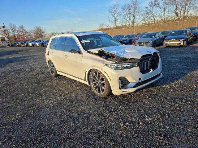 5UXCW2C57KL086101 - 2019 BMW X7 XDRIVE40I WHITE photo 3