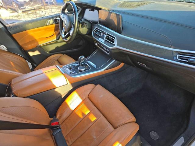 5UXCW2C57KL086101 - 2019 BMW X7 XDRIVE40I WHITE photo 7