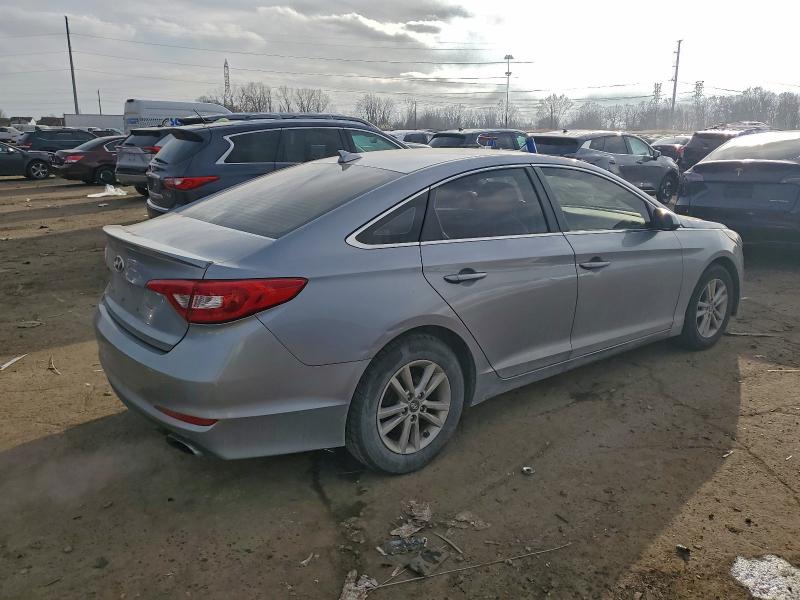 5NPE24AF6FH003085 - 2015 HYUNDAI SONATA SE 银色 照片 3
