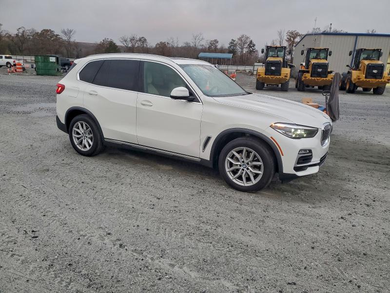 5UXCR6C59KLL03226 - 2019 BMW X5 XDRIVE40I WHITE photo 4
