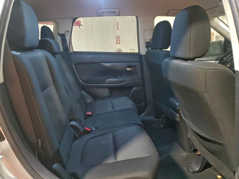 JA4AD2A35JZ002914 - 2018 MITSUBISHI OUTLANDER ES Серебристый фото 11