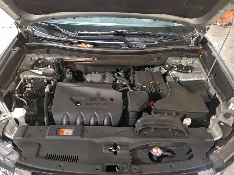 JA4AD2A35JZ002914 - 2018 MITSUBISHI OUTLANDER ES Серебристый фото 12