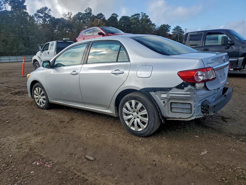 5YFBU4EE2DP127417 - 2013 TOYOTA COROLLA BASE ვერცხლისფერი ფოტო 2