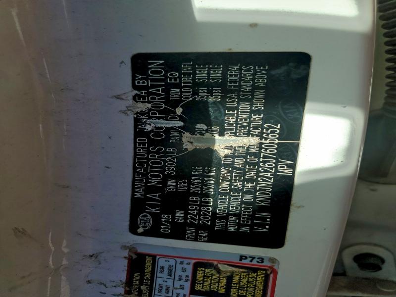 KNDJN2A26J7605652 - 2018 KIA SOUL 白色 照片 13