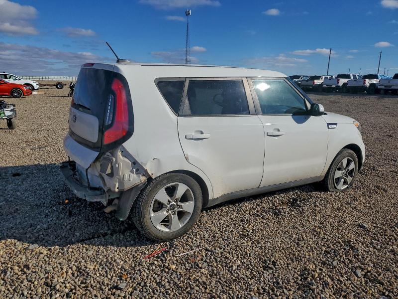 KNDJN2A26J7605652 - 2018 KIA SOUL 白色 照片 3