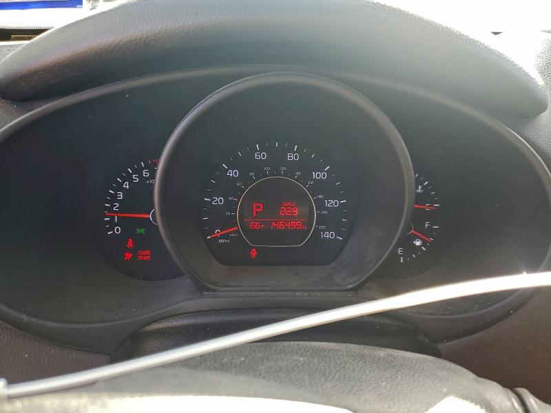 KNDJN2A26J7605652 - 2018 KIA SOUL 白色 照片 9