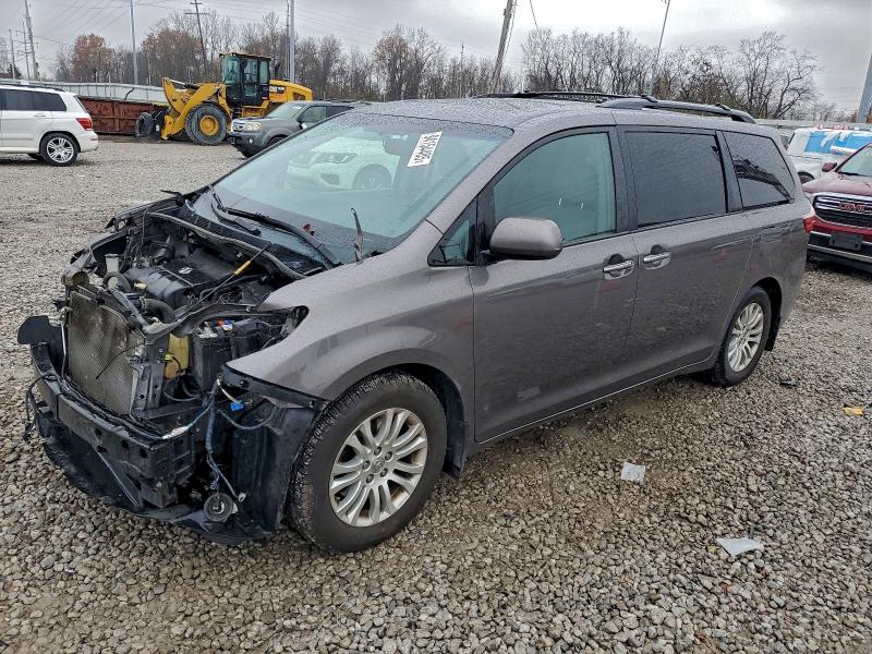 2015 TOYOTA SIENNA XLE, 