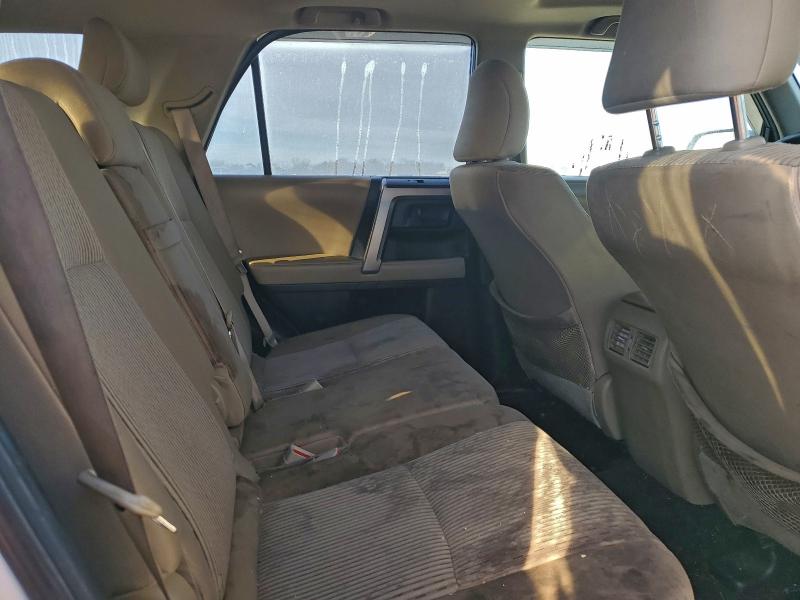 JTEBU5JR4B5037996 - 2011 TOYOTA 4RUNNER SR5 WHITE photo 11