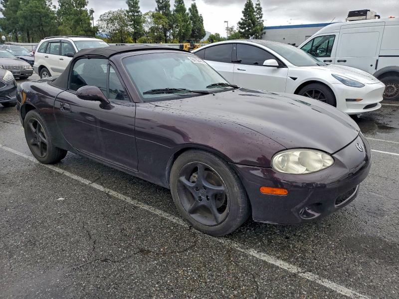JM1NB353X40406510 - 2004 MAZDA MX-5 MIATA BASE PURPLE photo 4