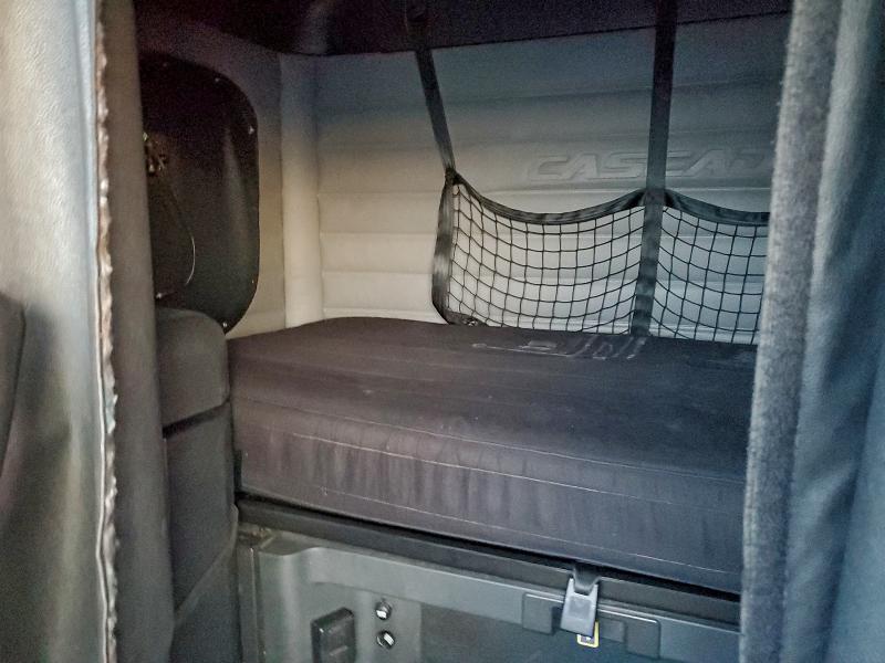 3AKJHHDR8KSKF7602 - 2019 FREIGHTLINER CASCADIA 1 银色 照片 6