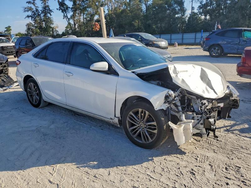 4T1BF1FK2GU139938 - 2016 TOYOTA CAMRY LE WHITE photo 4