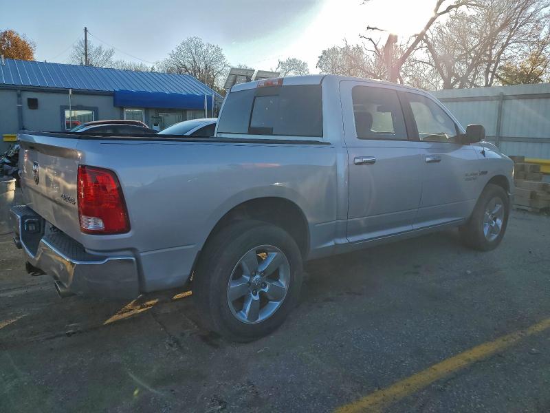 1C6RR7LM0FS560514 - 2015 RAM 1500 SLT GRAY photo 3