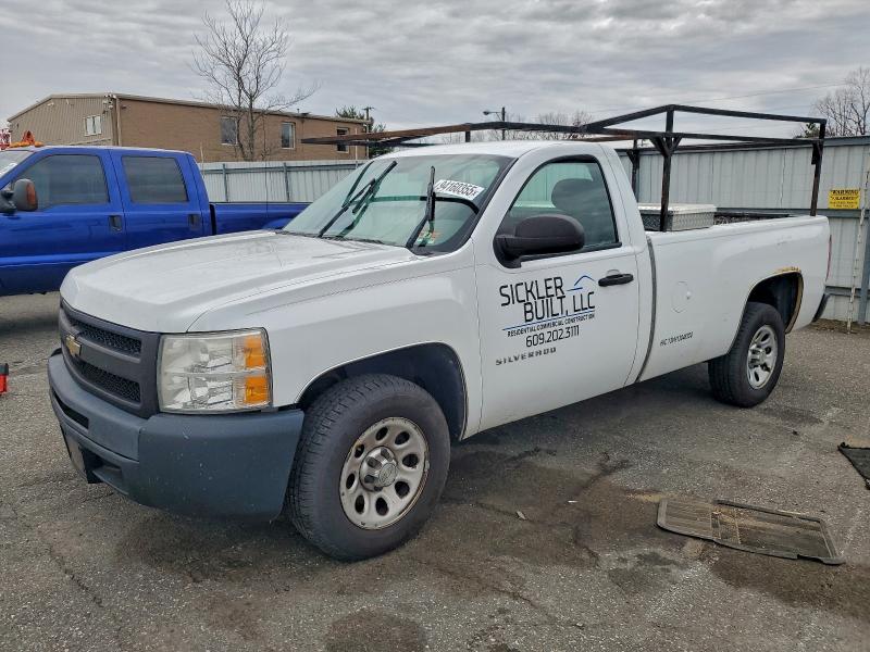 2011 CHEVROLET SILVERADO C1500, 