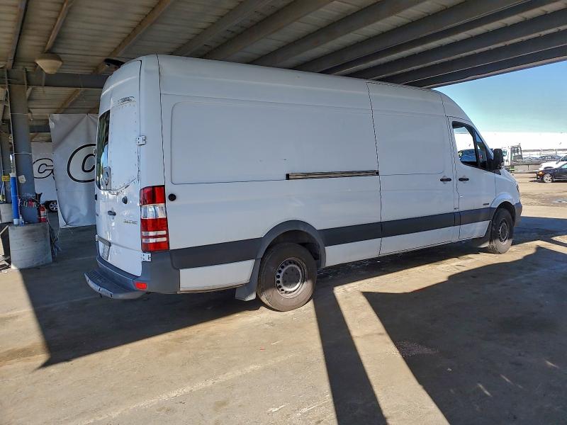 WD3PE8DD4GP195396 - 2016 MERCEDES-BENZ SPRINTER 2500 WHITE photo 3