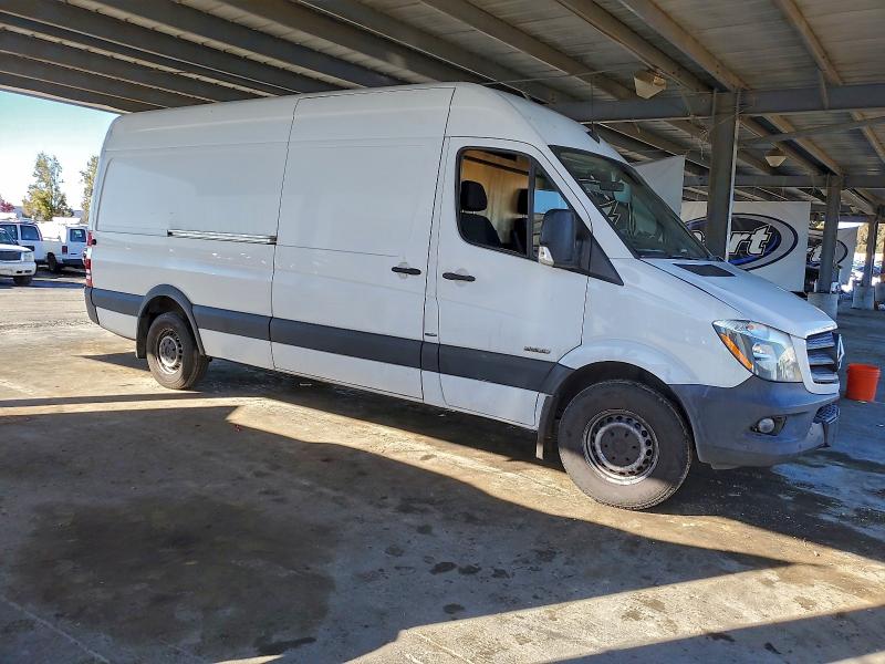 WD3PE8DD4GP195396 - 2016 MERCEDES-BENZ SPRINTER 2500 WHITE photo 4