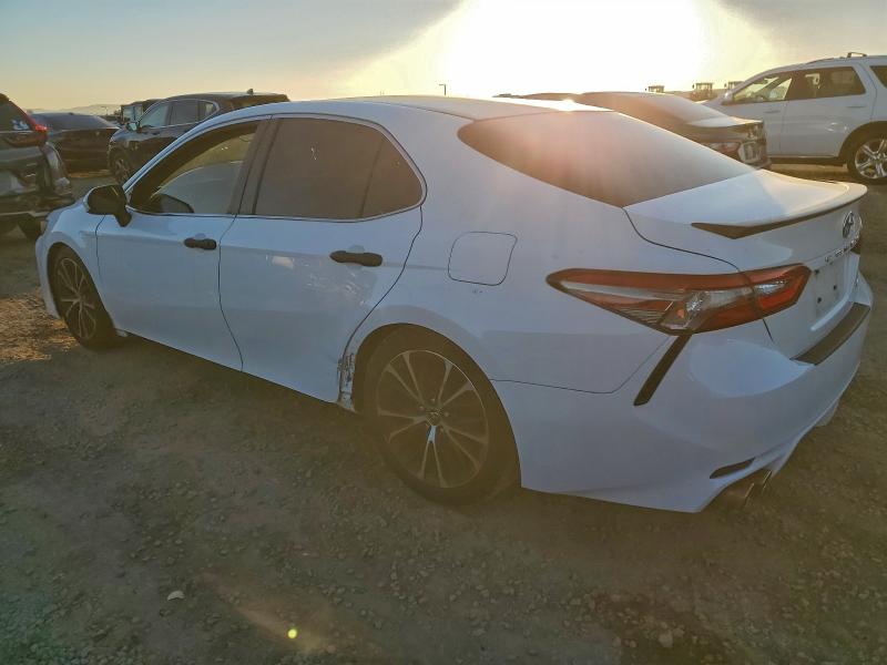 JTNB11HK9J3049162 - 2018 TOYOTA CAMRY L 白色 照片 2