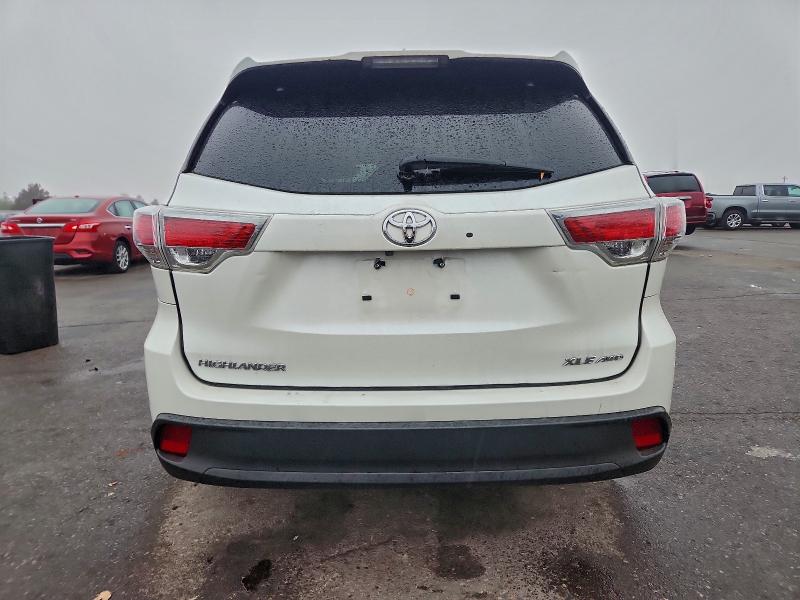 5TDJKRFH8GS301882 - 2016 TOYOTA HIGHLANDER XLE 白色 照片 6