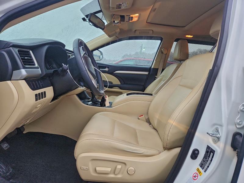 5TDJKRFH8GS301882 - 2016 TOYOTA HIGHLANDER XLE 白色 照片 7