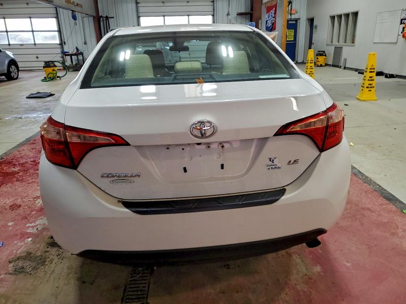 2T1BURHEXJC030258 - 2018 TOYOTA COROLLA L WHITE photo 6