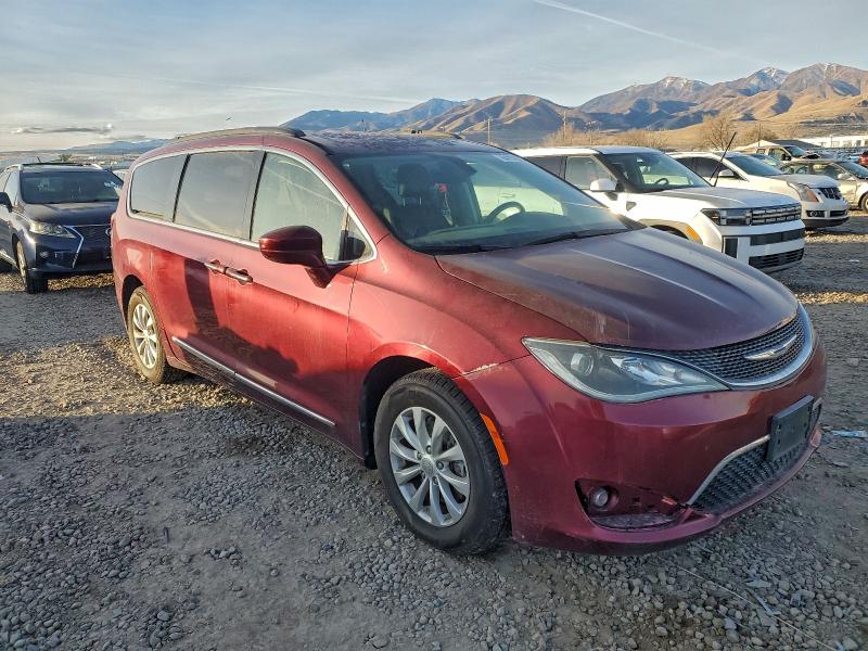 2C4RC1BG0HR627314 - 2017 CHRYSLER PACIFICA TOURING L MAROON photo 4