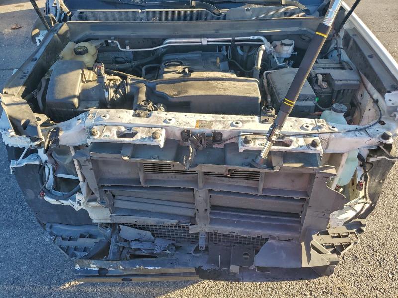 1GCHSBEA5J1129650 - 2018 CHEVROLET COLORADO Blanc photo 11