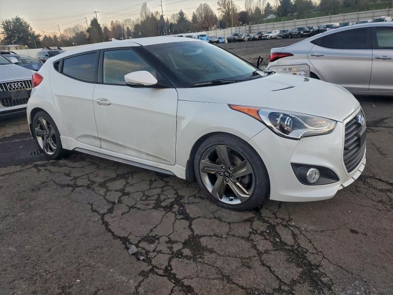 KMHTC6AE3DU175516 - 2013 HYUNDAI VELOSTER TURBO Սպիտակ լուսանկար 4