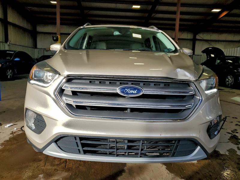 1FMCU9J92HUA98452 - 2017 FORD ESCAPE TITANIUM CREAM photo 5