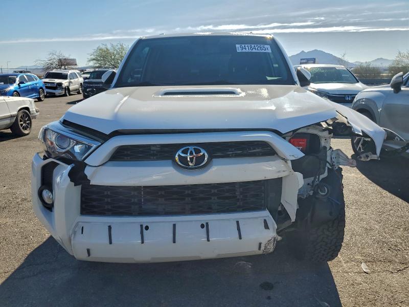 JTEBU5JR7H5464792 - 2017 TOYOTA 4RUNNER SR5/SR5 PREMIUM WHITE photo 5