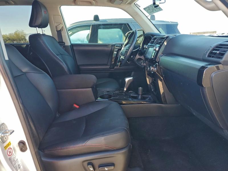 JTEBU5JR7H5464792 - 2017 TOYOTA 4RUNNER SR5/SR5 PREMIUM WHITE photo 7