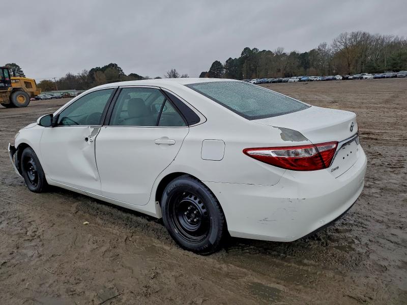 4T4BF1FK9FR481018 - 2015 TOYOTA CAMRY LE WHITE photo 2