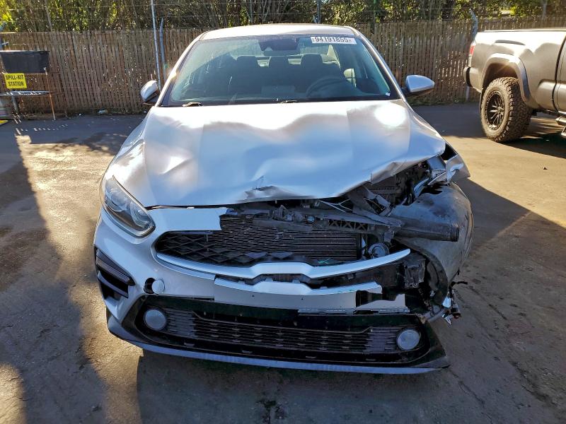 3KPF24AD7KE115881 - 2019 KIA FORTE FE Silber Foto 5