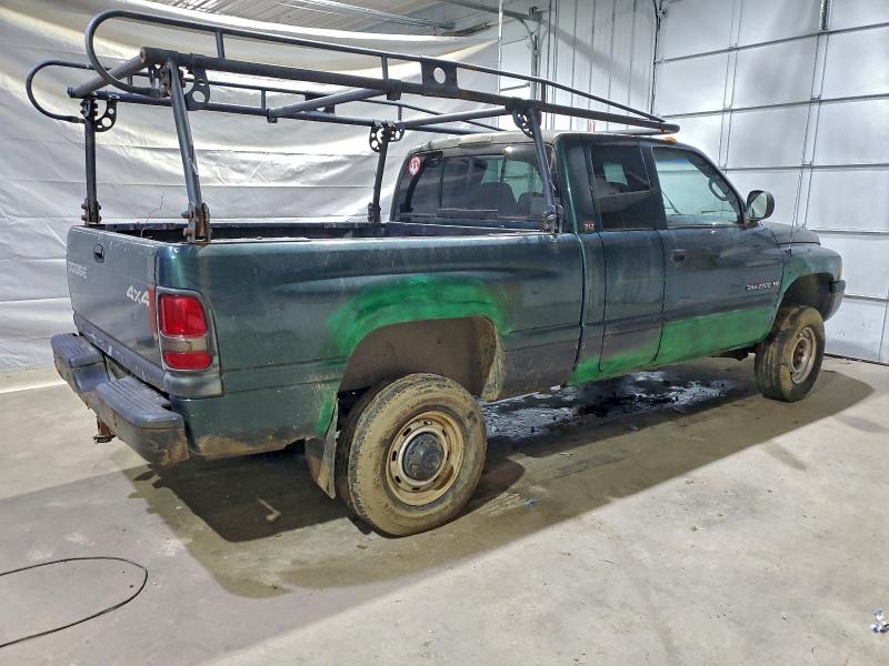 3B7KF23Z11G748704 - 2001 DODGE RAM 2500 绿色 照片 3