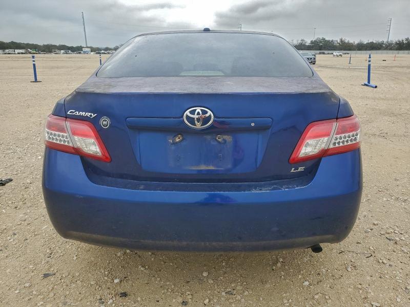 4T1BF3EK2BU635327 - 2011 TOYOTA CAMRY BASE BLUE photo 6