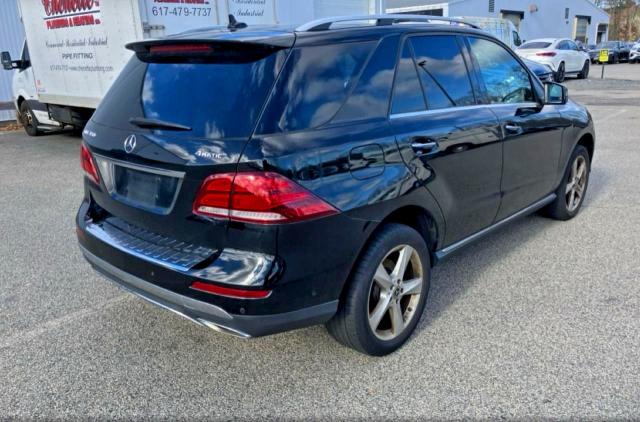 4JGDA5HB2JB078413 - 2018 MERCEDES-BENZ GLE 350 4MATIC BLACK photo 4