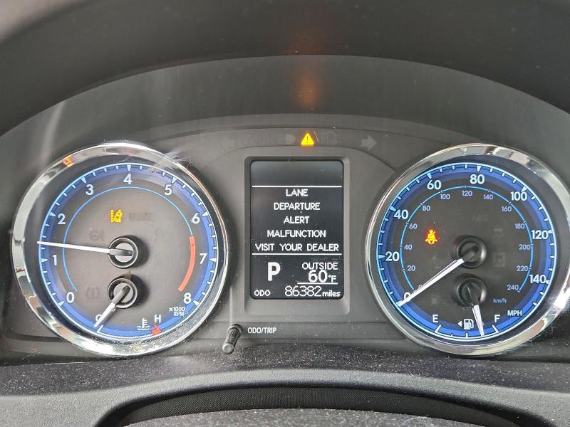 2T1BURHE6HC752286 - 2017 TOYOTA COROLLA L SILVER photo 9