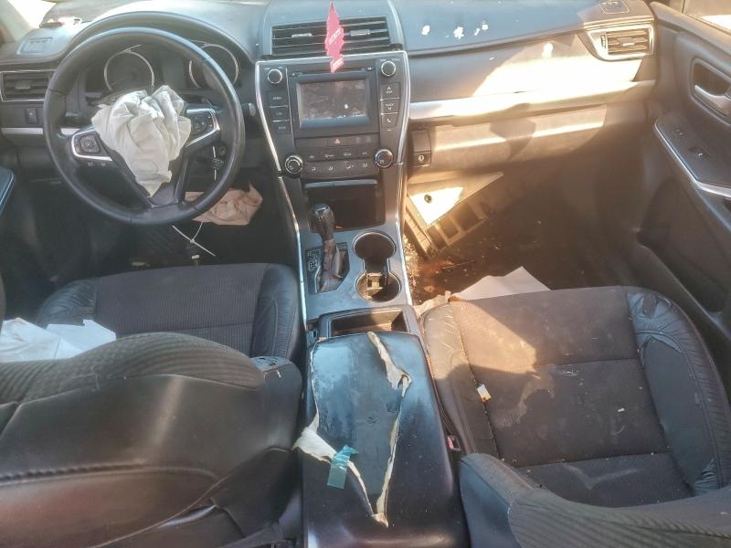 4T1BF1FK8HU634677 - 2017 TOYOTA CAMRY LE ვერცხლისფერი ფოტო 8